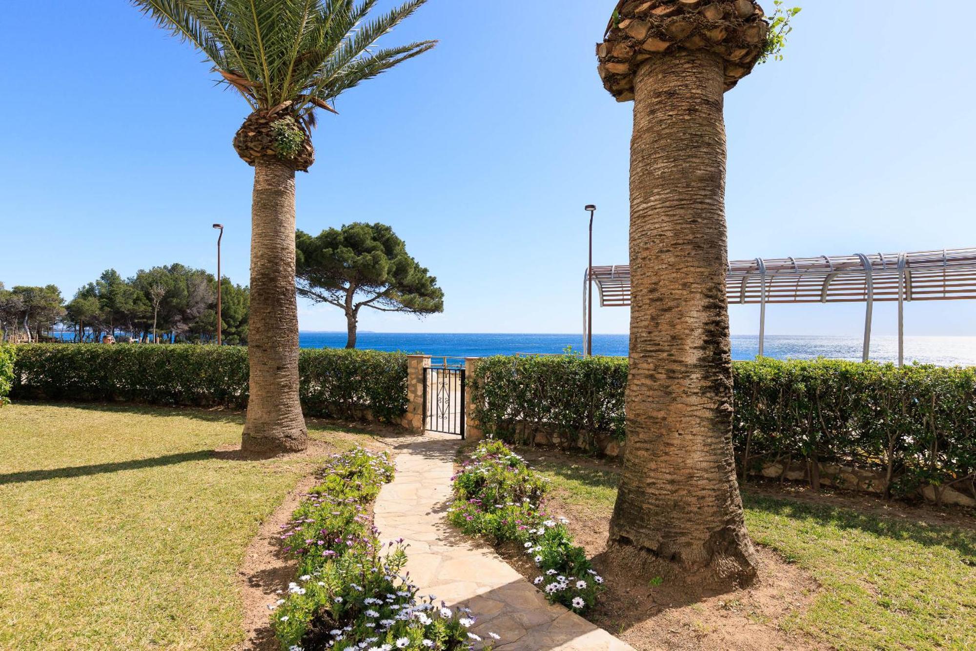 Rentalmar Bahia Palace Miami Playa Exterior photo